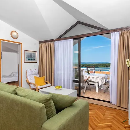 Paradiso Apartment *