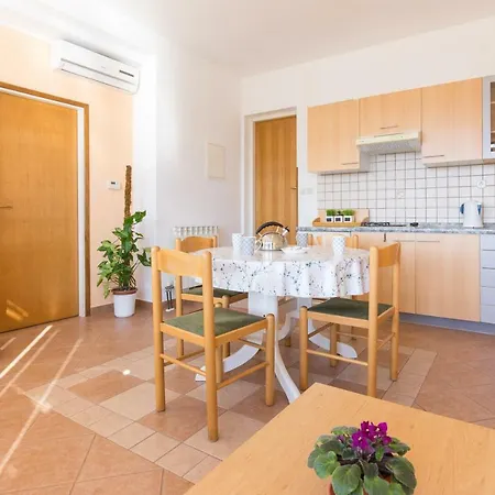 Paradiso Apartment