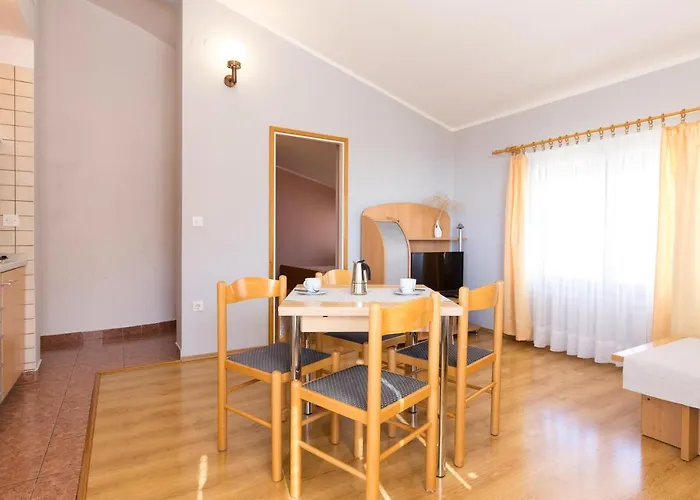 Paradiso Apartment *